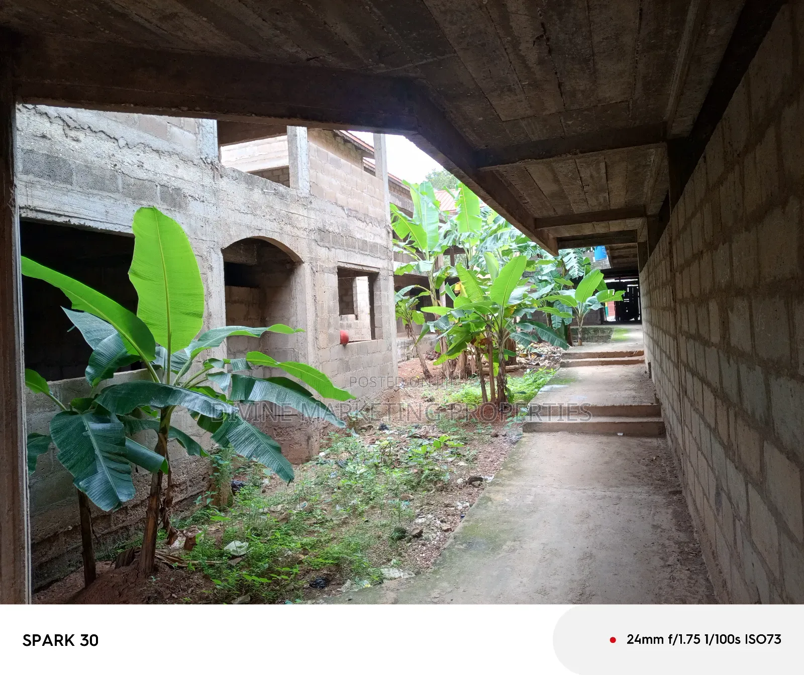 20bdrm Block Of Flats In Kingsby Petroleum, Achimota For Sale