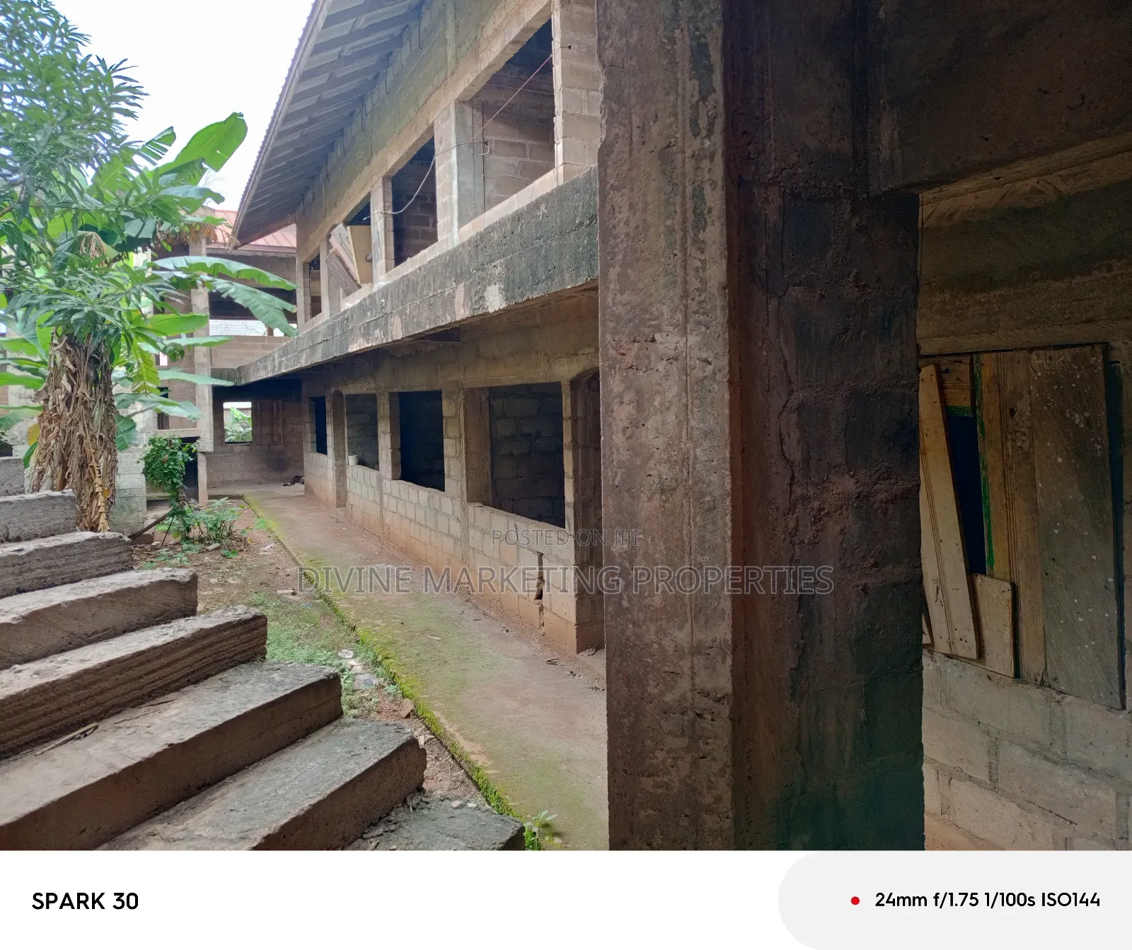 20bdrm Block Of Flats In Kingsby Petroleum, Achimota For Sale