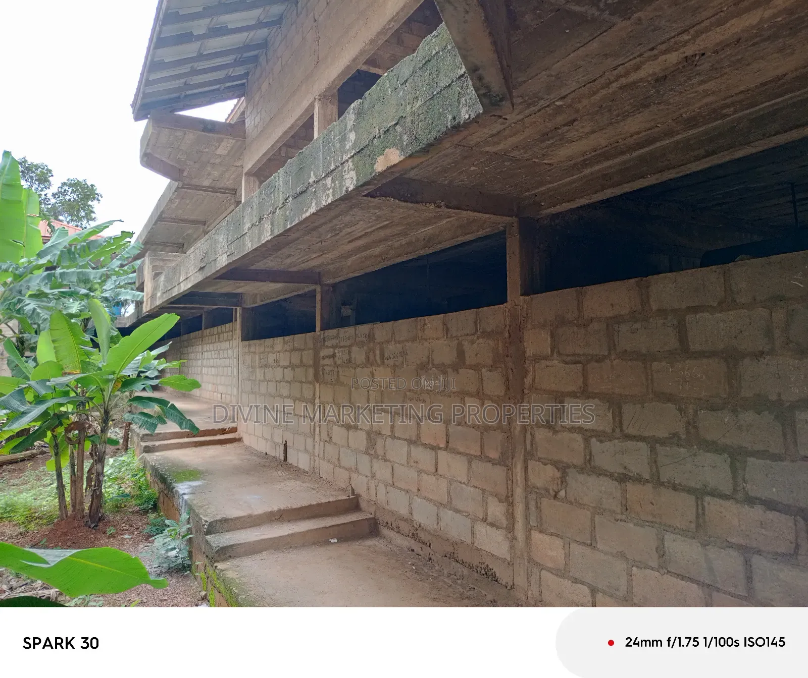 20bdrm Block Of Flats In Kingsby Petroleum, Achimota For Sale