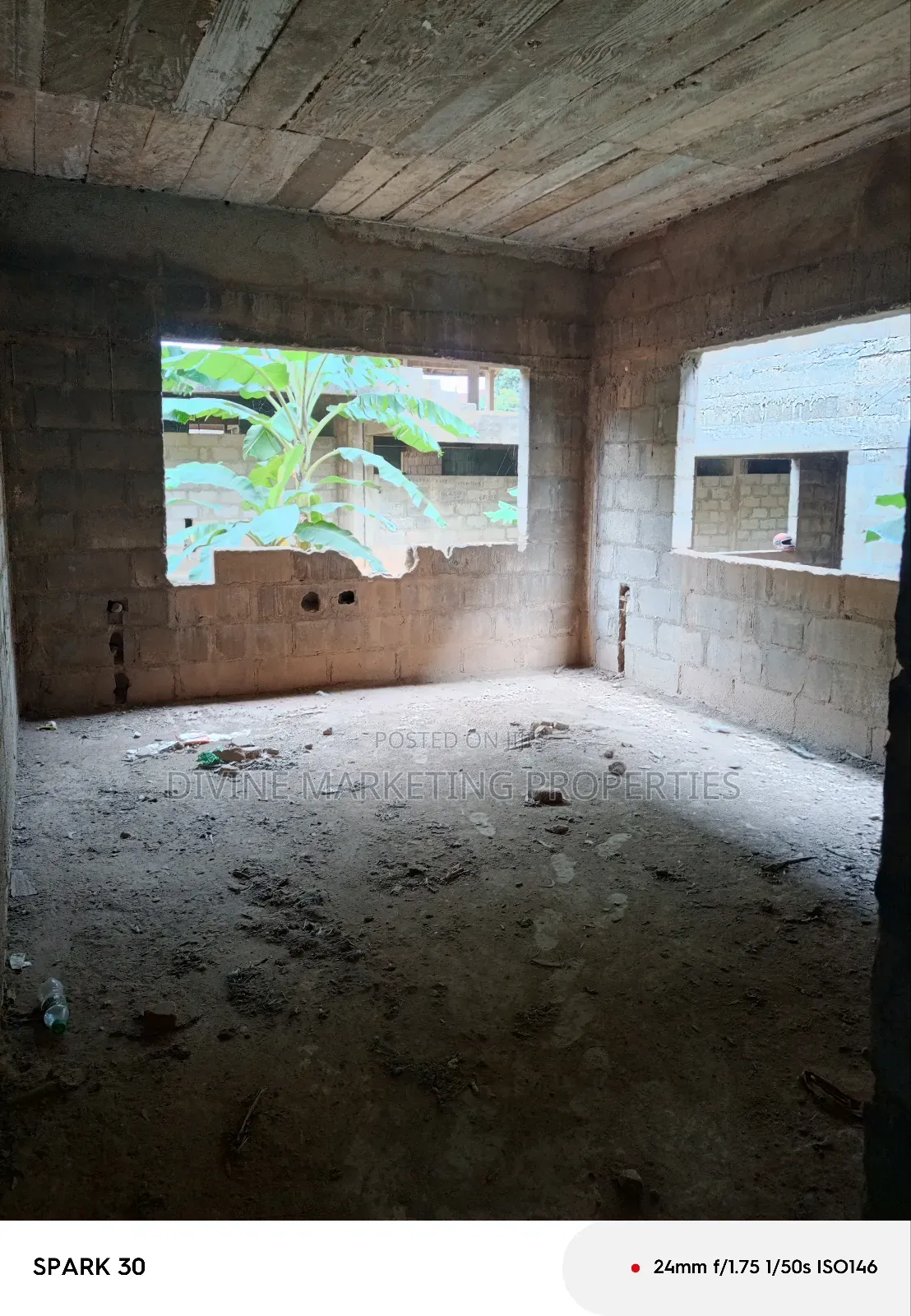 20bdrm Block Of Flats In Kingsby Petroleum, Achimota For Sale