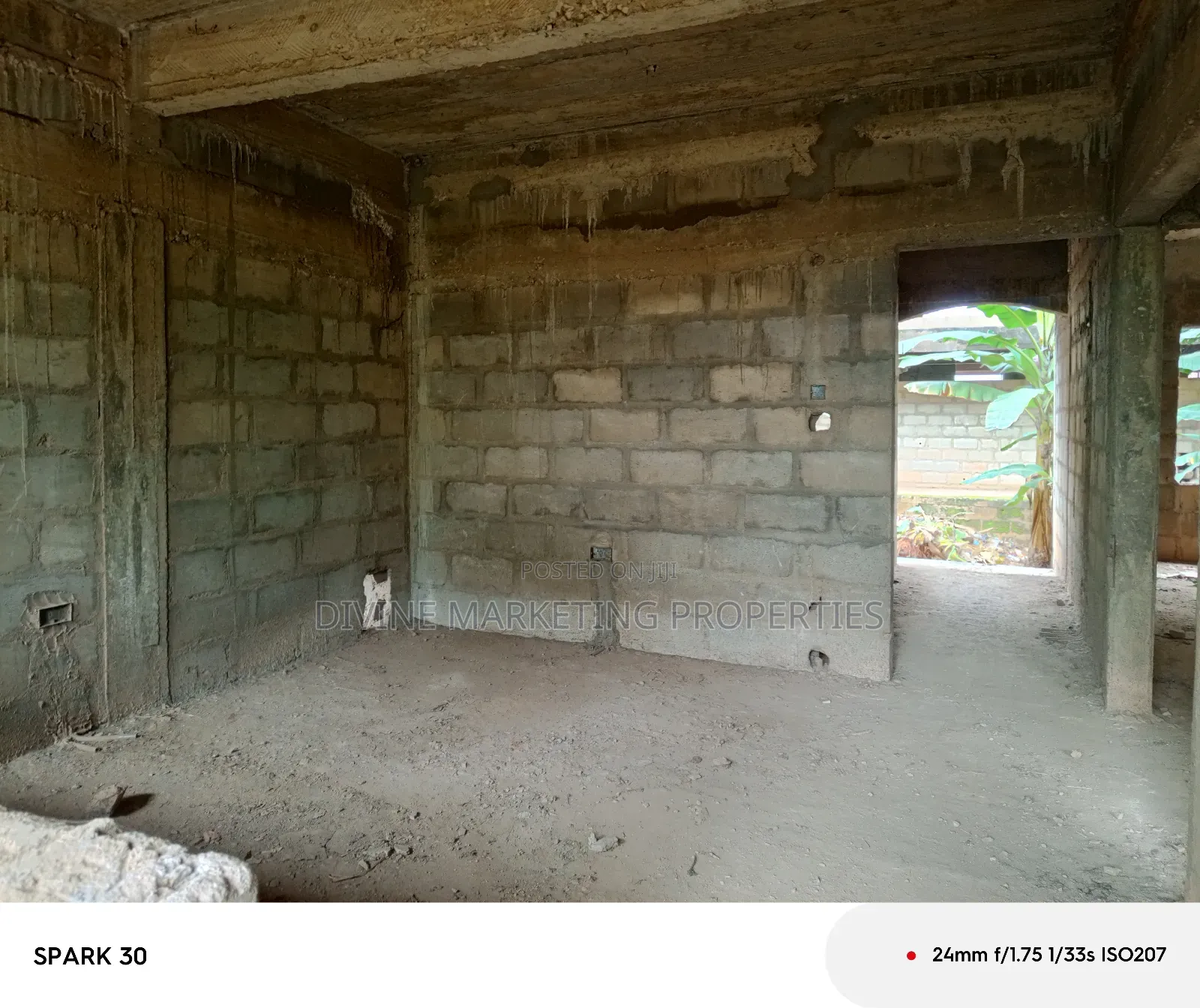 20bdrm Block Of Flats In Kingsby Petroleum, Achimota For Sale
