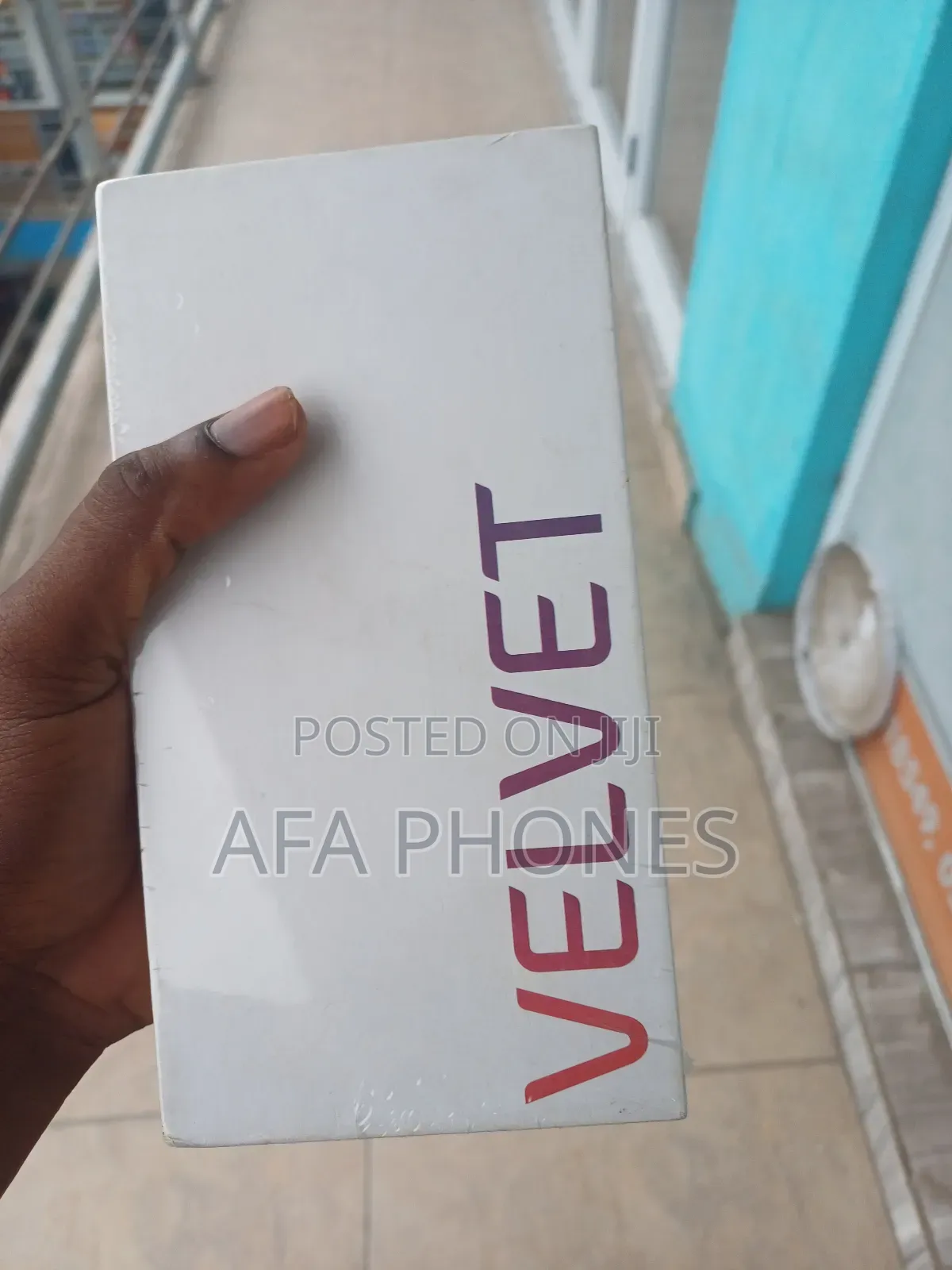 New LG Velvet 128 GB Black