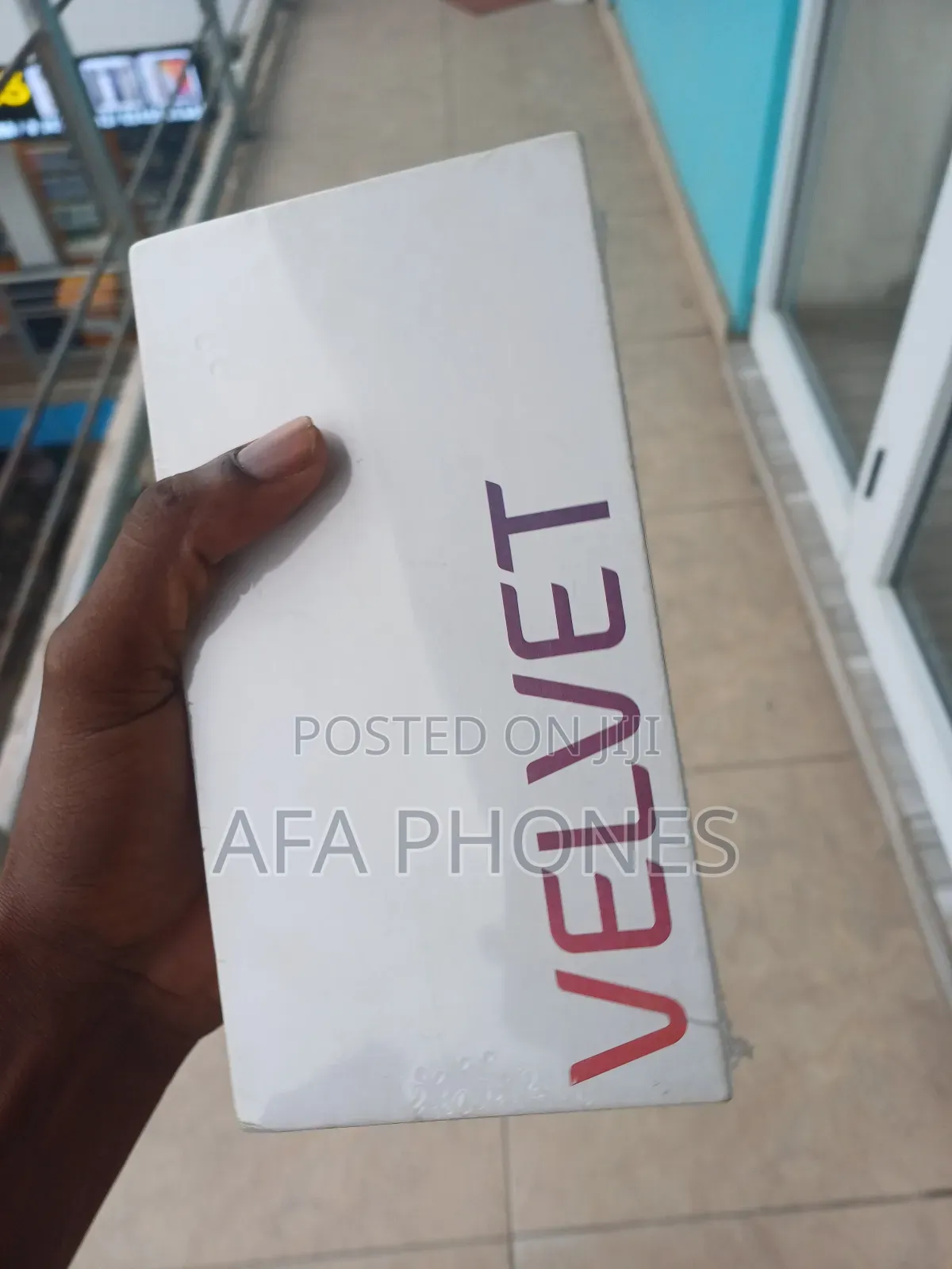 New LG Velvet 128 GB Black