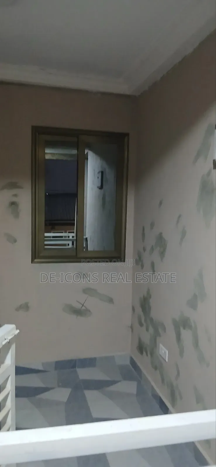 1bdrm Duplex in De-Icons Real Estate, Awutu Senya East Municipal