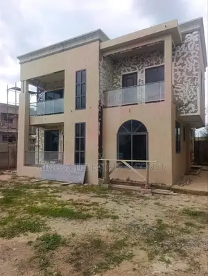 4bdrm House in Canada Estate, Ablekuma for sale