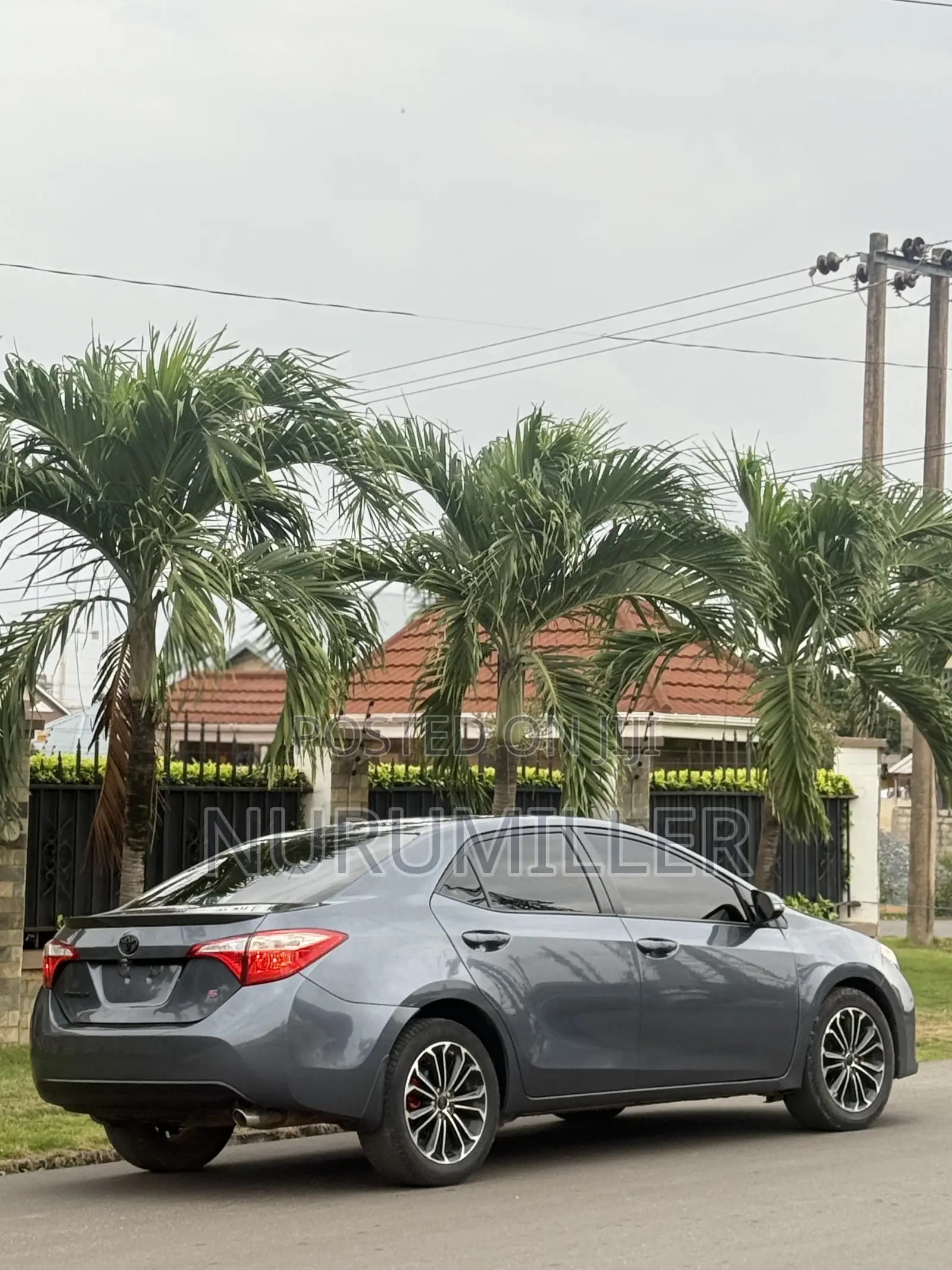 Toyota Corolla S 4dr Sedan (1.8L 4cyl CVT) 2016 Gray