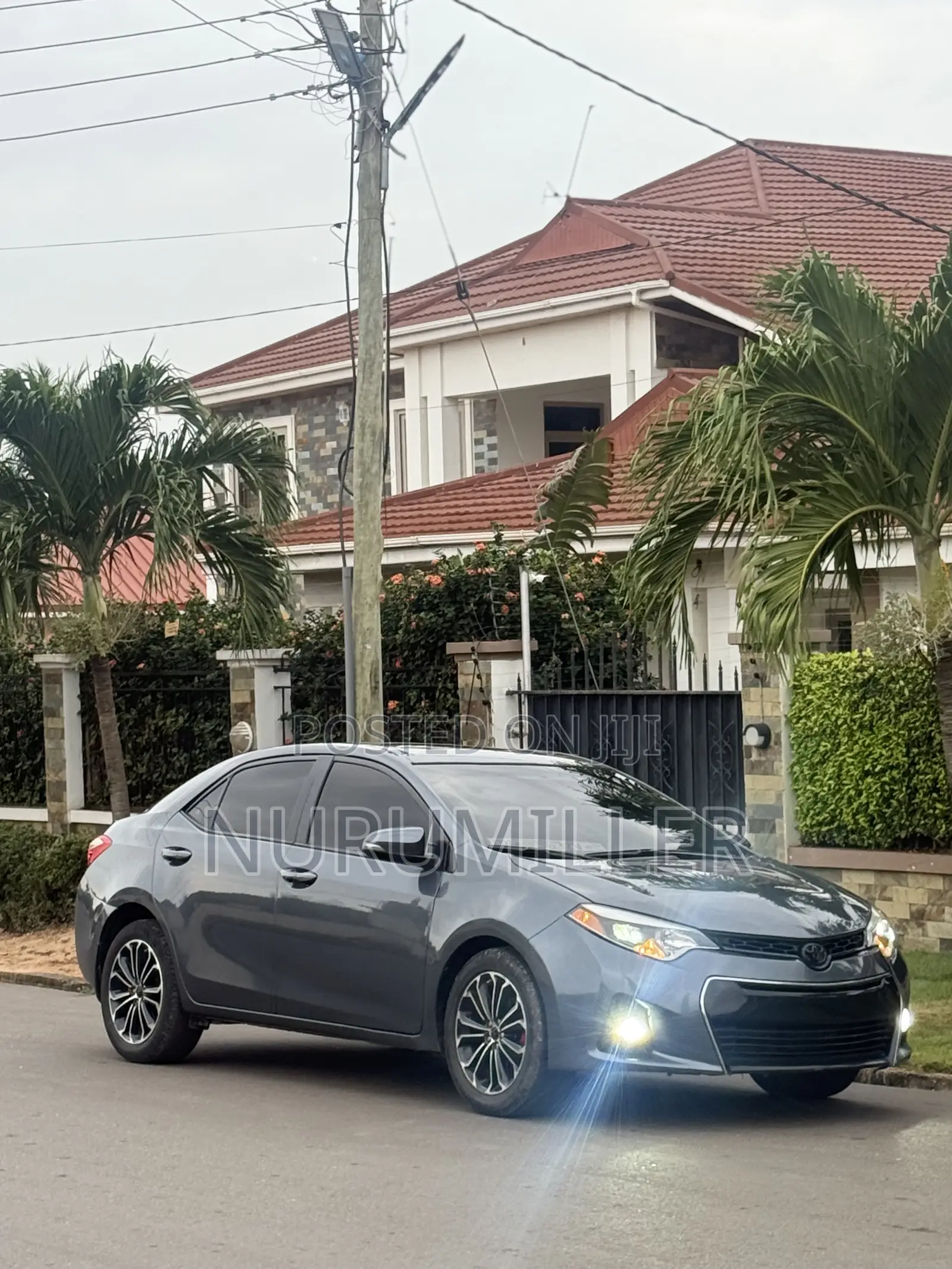 Toyota Corolla S 4dr Sedan (1.8L 4cyl CVT) 2016 Gray