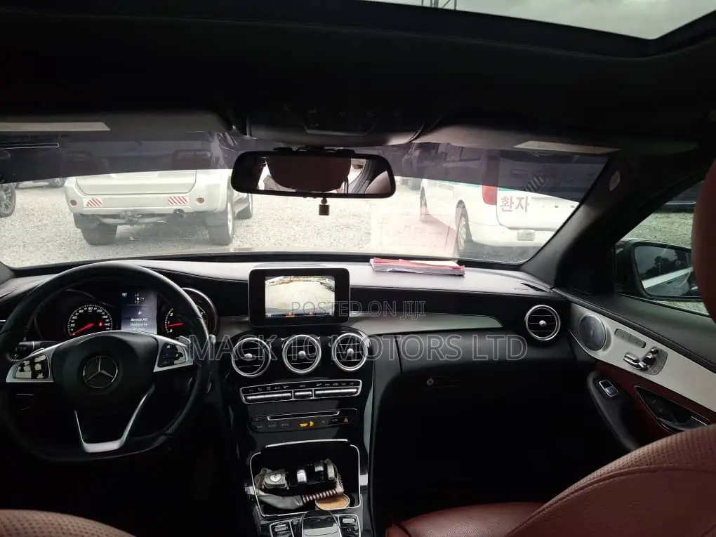 Mercedes-Benz C300 2016 Black