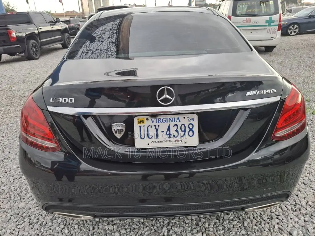Mercedes-Benz C300 2016 Black