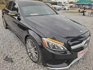 Mercedes-Benz C300 2016 Black