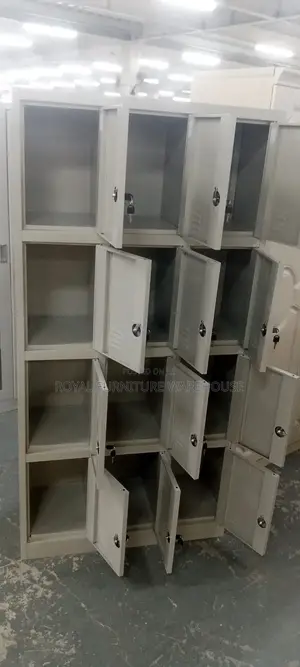 12 Lockers Metal Cabinet