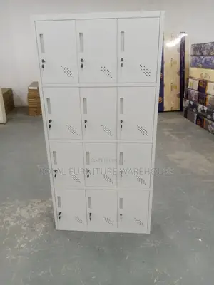 12 Lockers Metal Cabinet