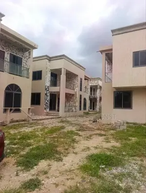 4bdrm House in Canada (Kings City, Pokuase for sale