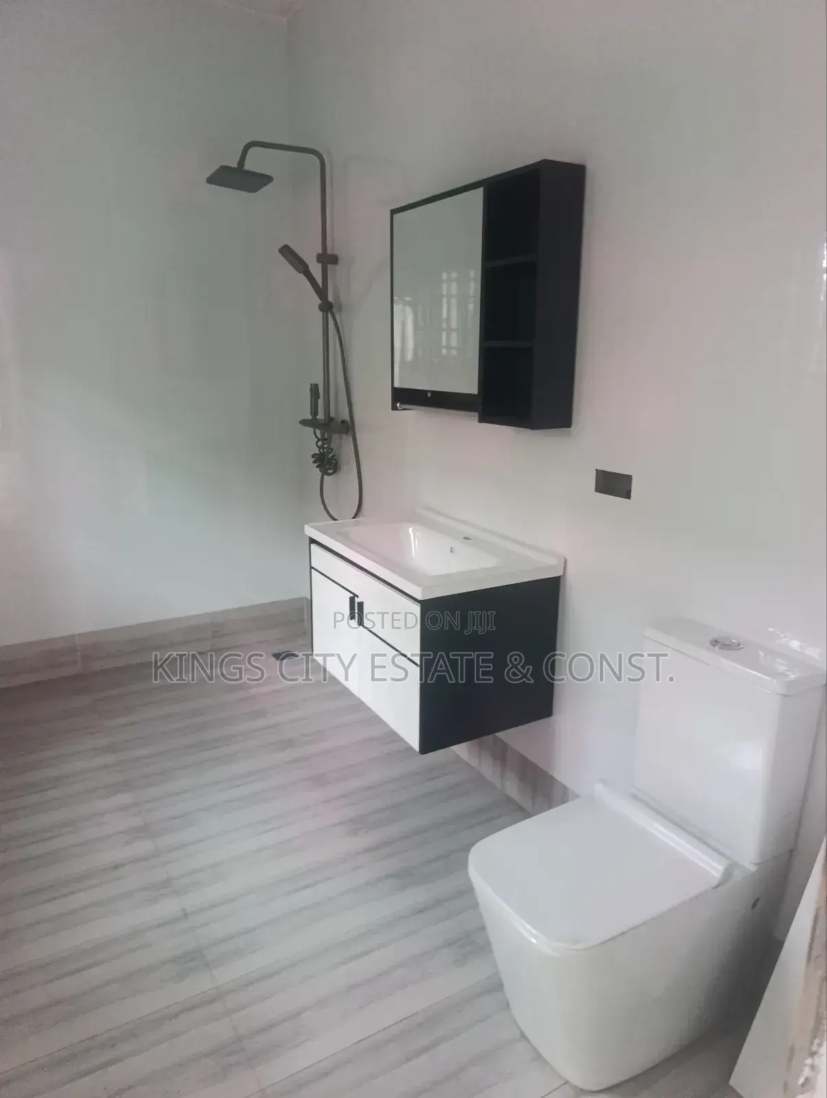 4bdrm House in Canada (Kings City, Pokuase for sale