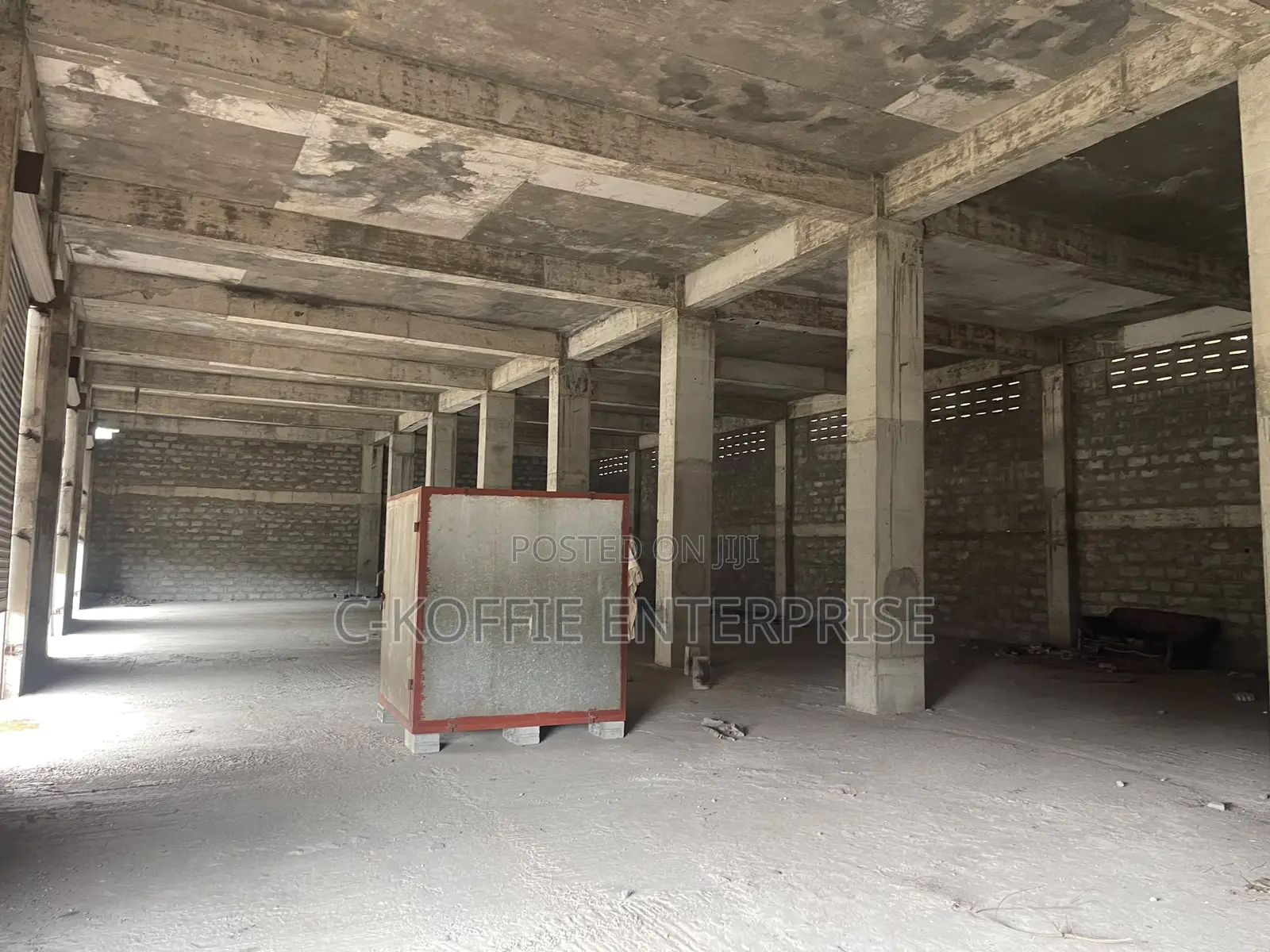750 Am Warehouse at North Kaneshie Industrial Area 4 Rent