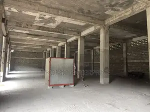 750 Am Warehouse at North Kaneshie Industrial Area 4 Rent