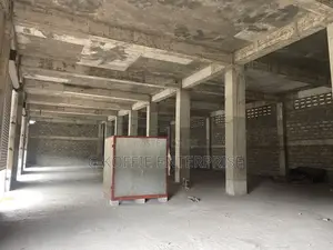 750 Am Warehouse at North Kaneshie Industrial Area 4 Rent