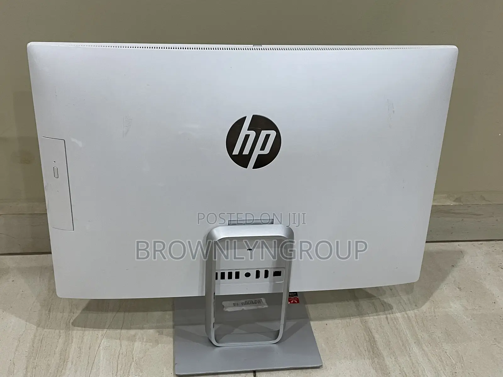 Desktop Computer HP 12GB AMD Ryzen 5 SSHD (Hybrid) 1T