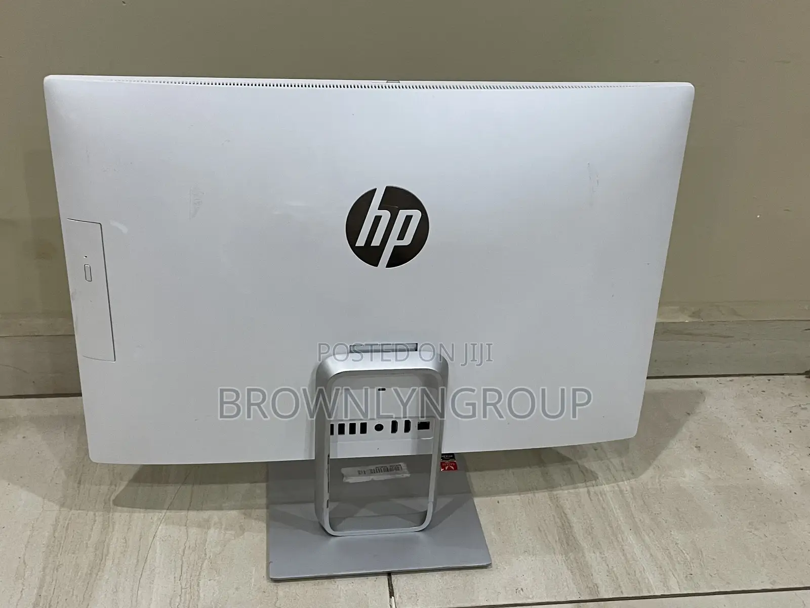 Desktop Computer HP 12GB AMD Ryzen 5 SSHD (Hybrid) 1T
