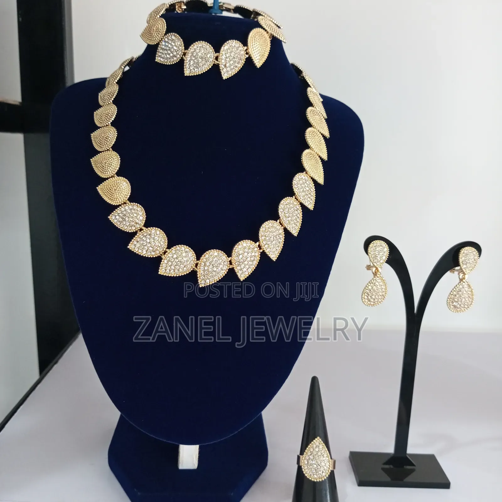 Elegant Jewelry Set