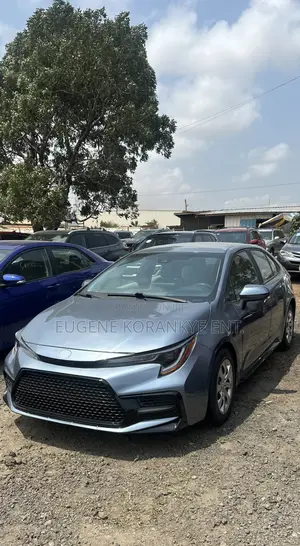 Toyota Corolla LE 2021 Blue