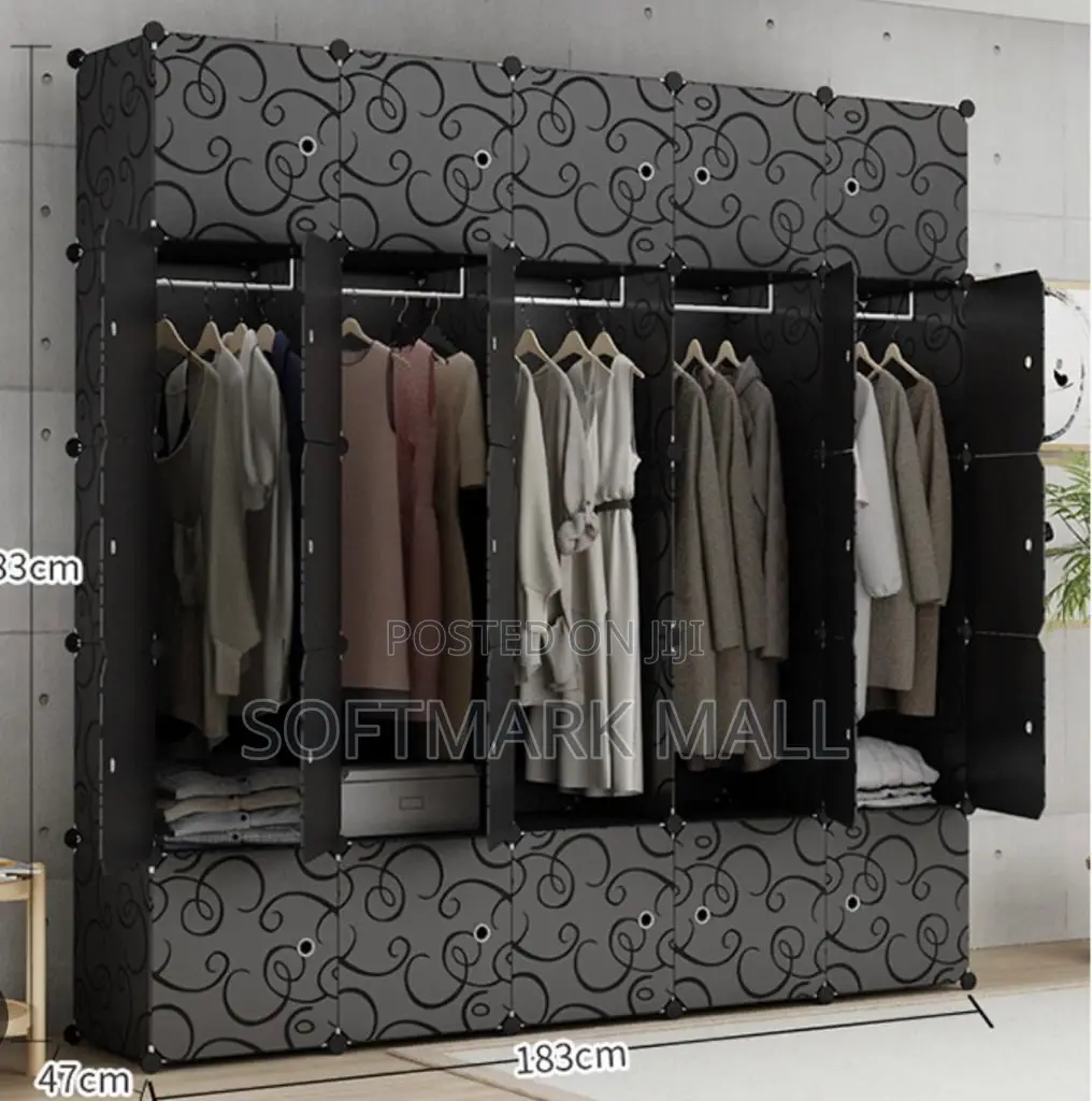 25 Cubes Plastic Wardrobe