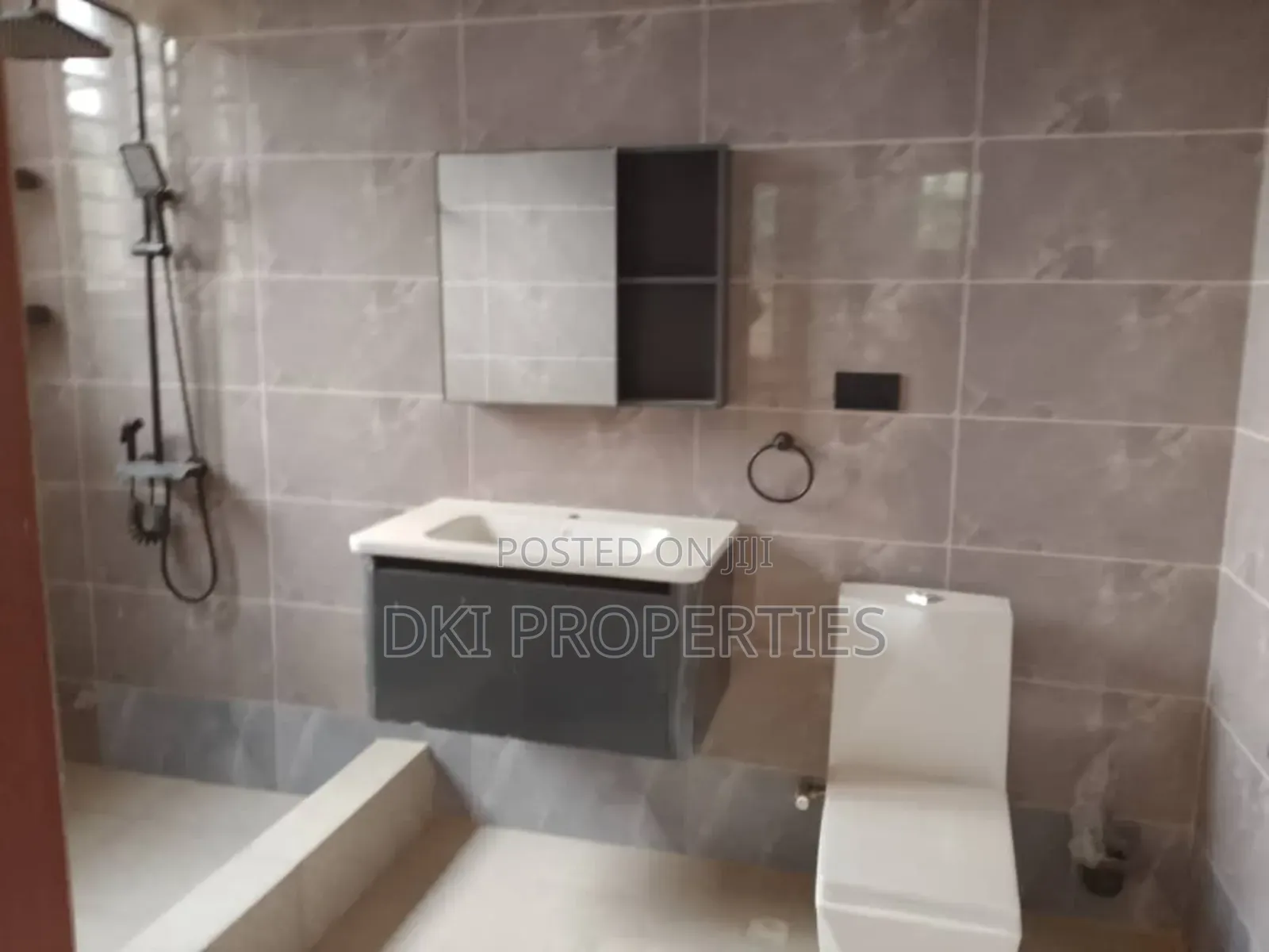 3bdrm House in Amrahia for sale