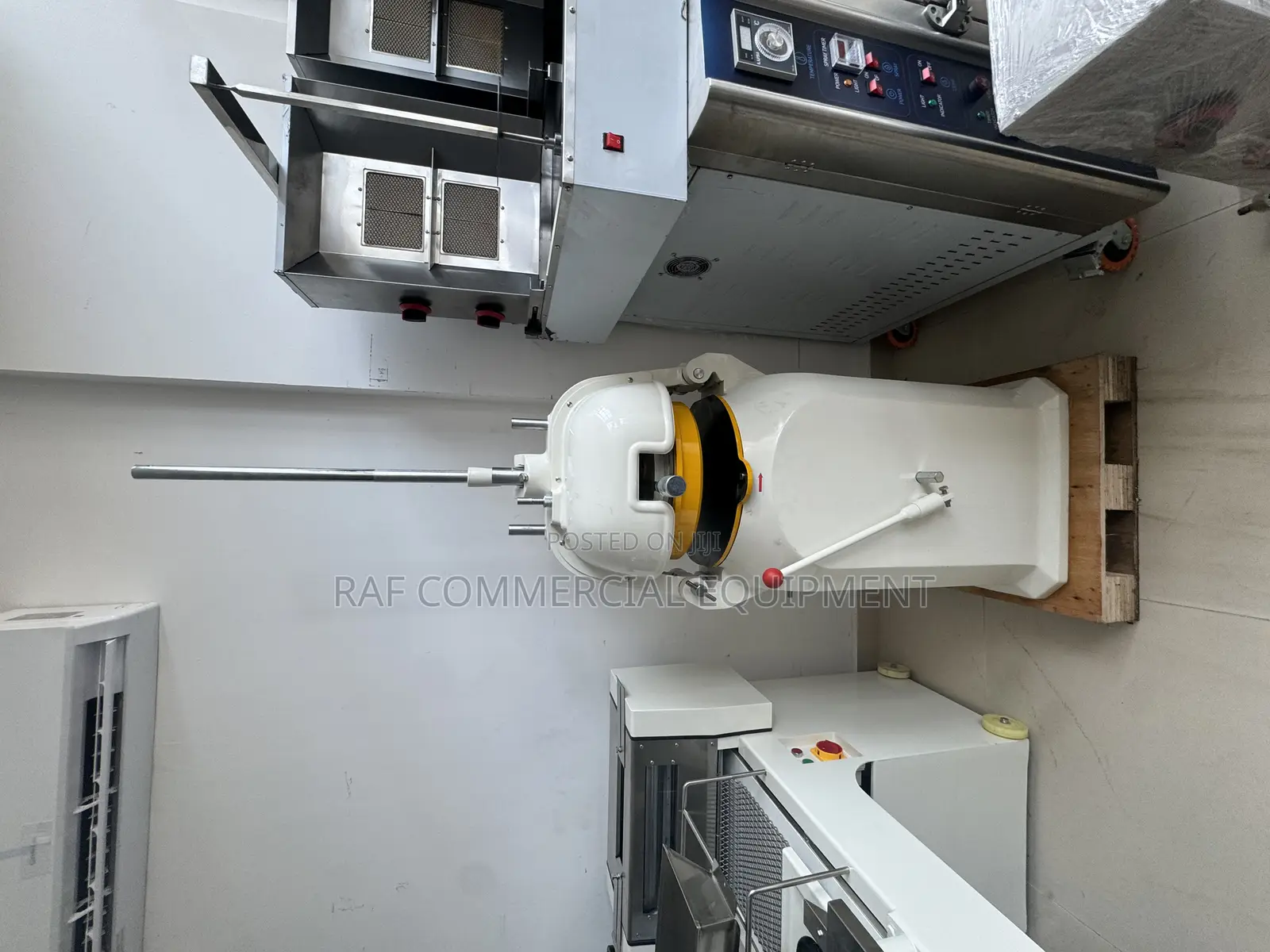 Semi-autonomic Dough Divider And Rounder