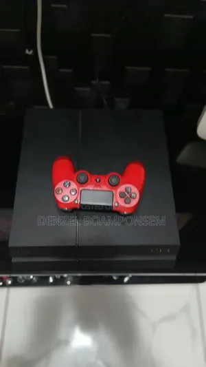 Ps4 With 10 Games and a Controller