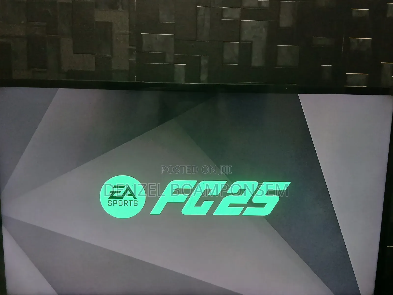 Ps4 With 10 Games and a Controller