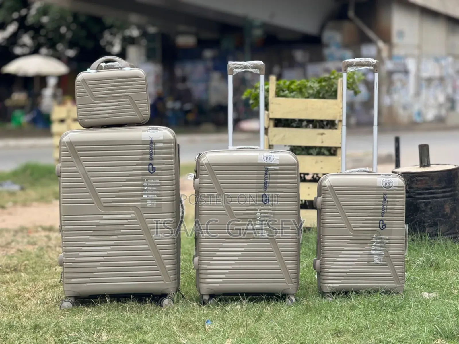 4 In 1 Trolling Anticrake Luggages /Traveling Bags