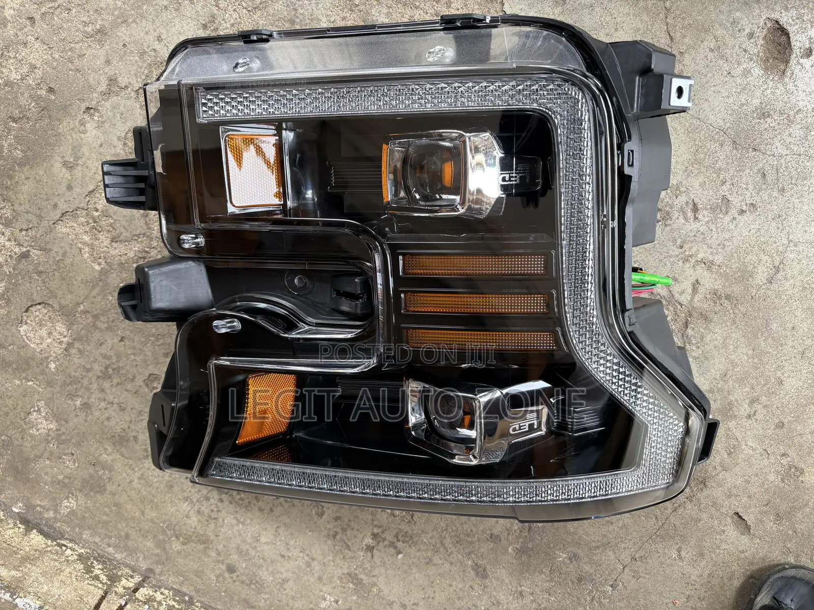 Ford F150 2016,2017,2018,2019,2020 Headlight Available