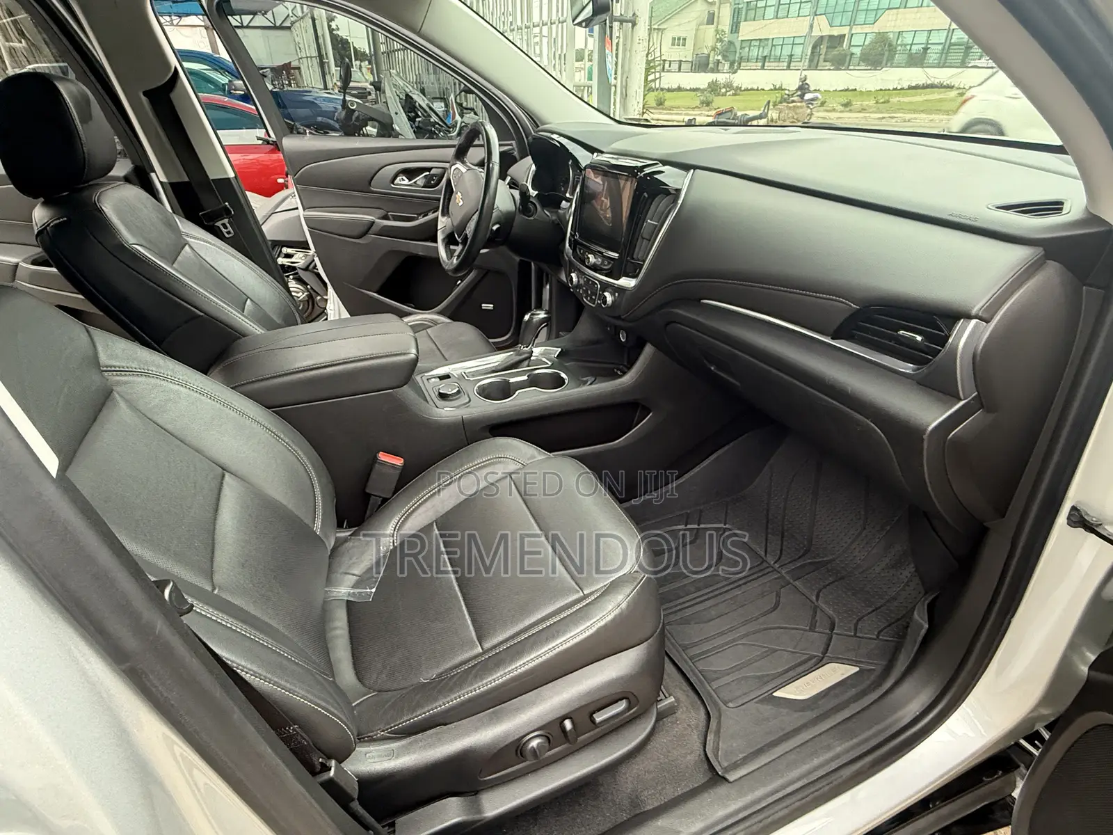 Chevrolet Traverse Premier AWD 2019 Gray