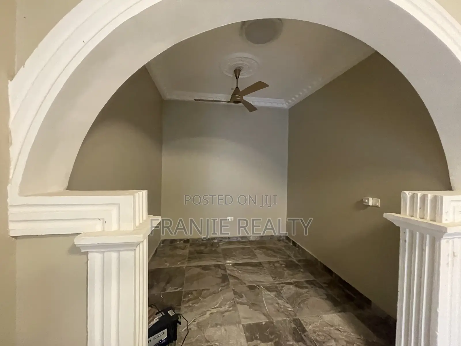 3bdrm Apartment in West Hills Mall Area for rent
