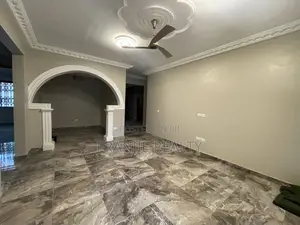 3bdrm Apartment in West Hills Mall Area for rent