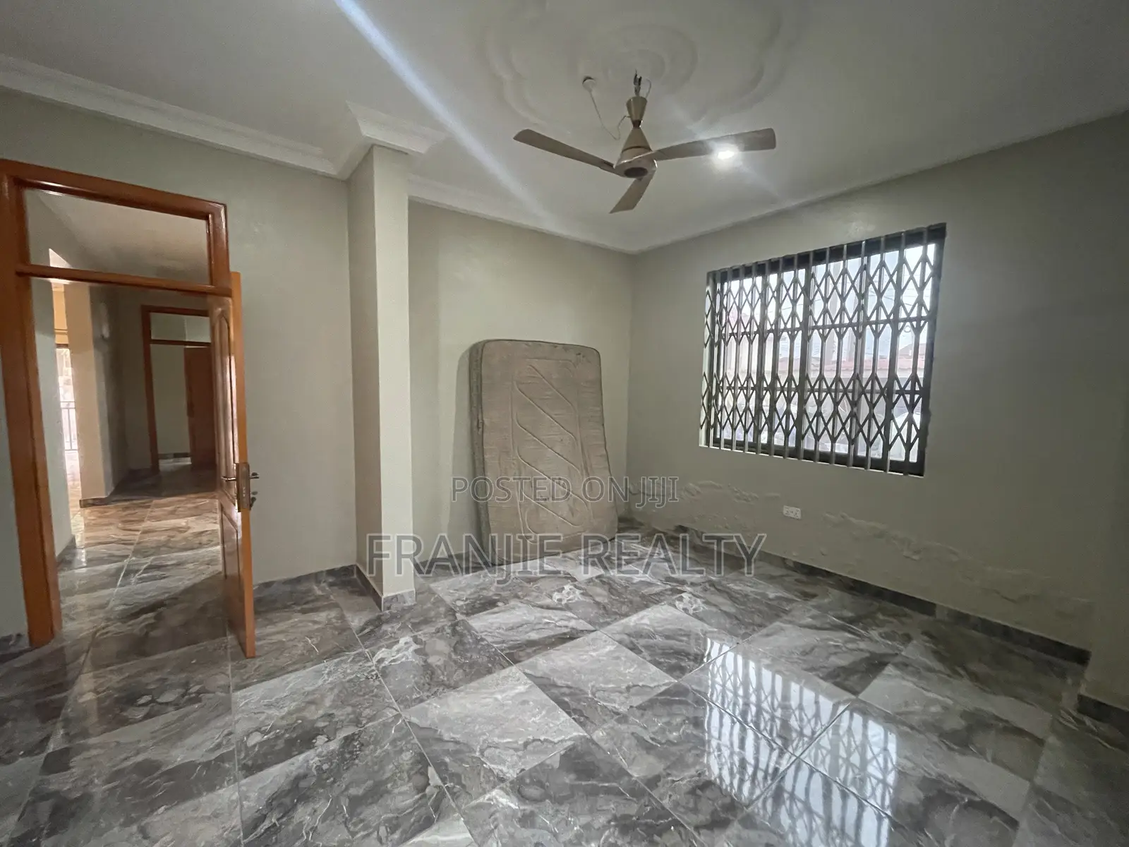3bdrm Apartment in West Hills Mall Area for rent