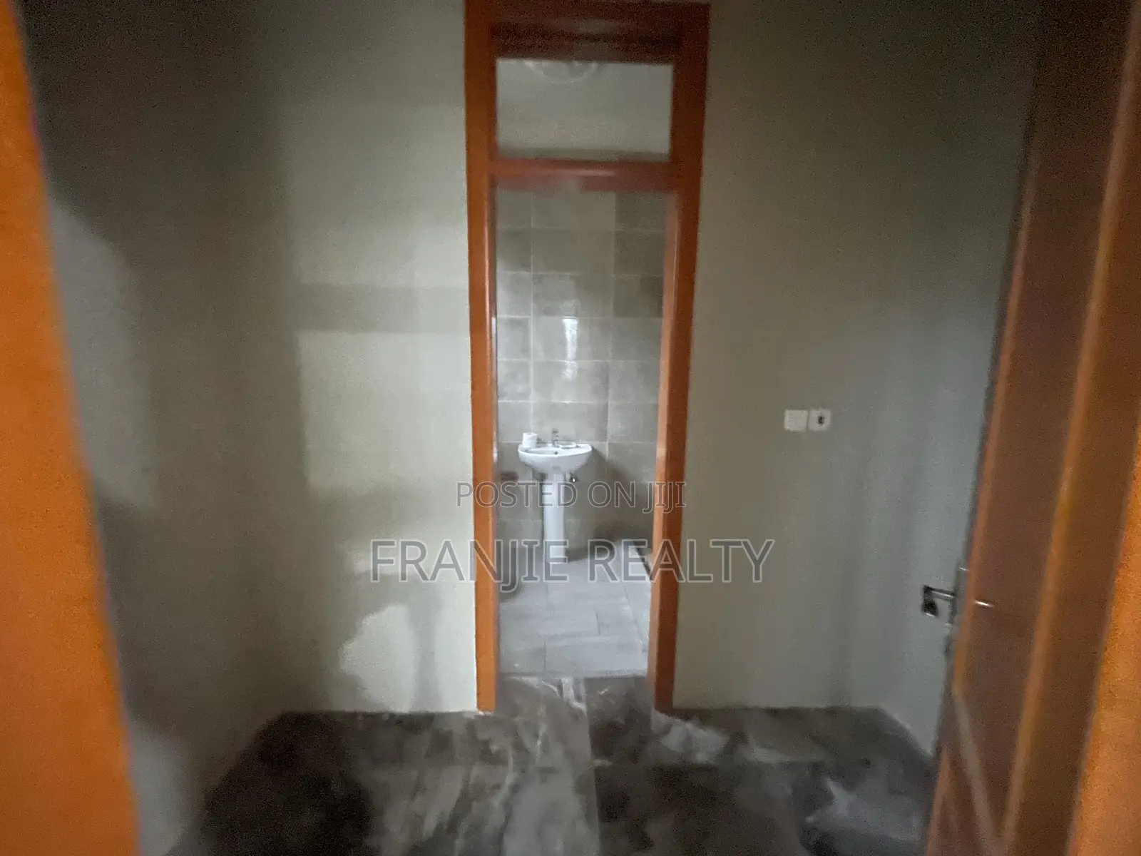 3bdrm Apartment in West Hills Mall Area for rent