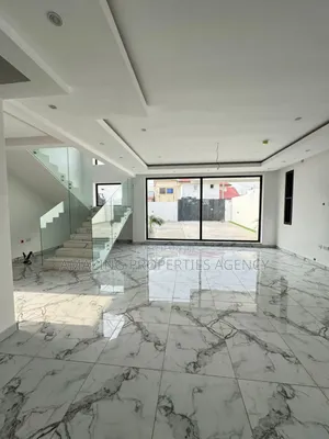 4bdrm House in Adjiriganor for sale