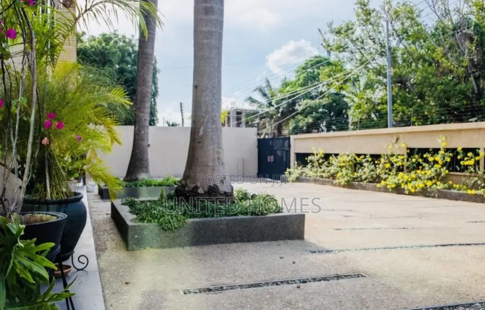 Furnished 4bdrm House in North Ridge for rent