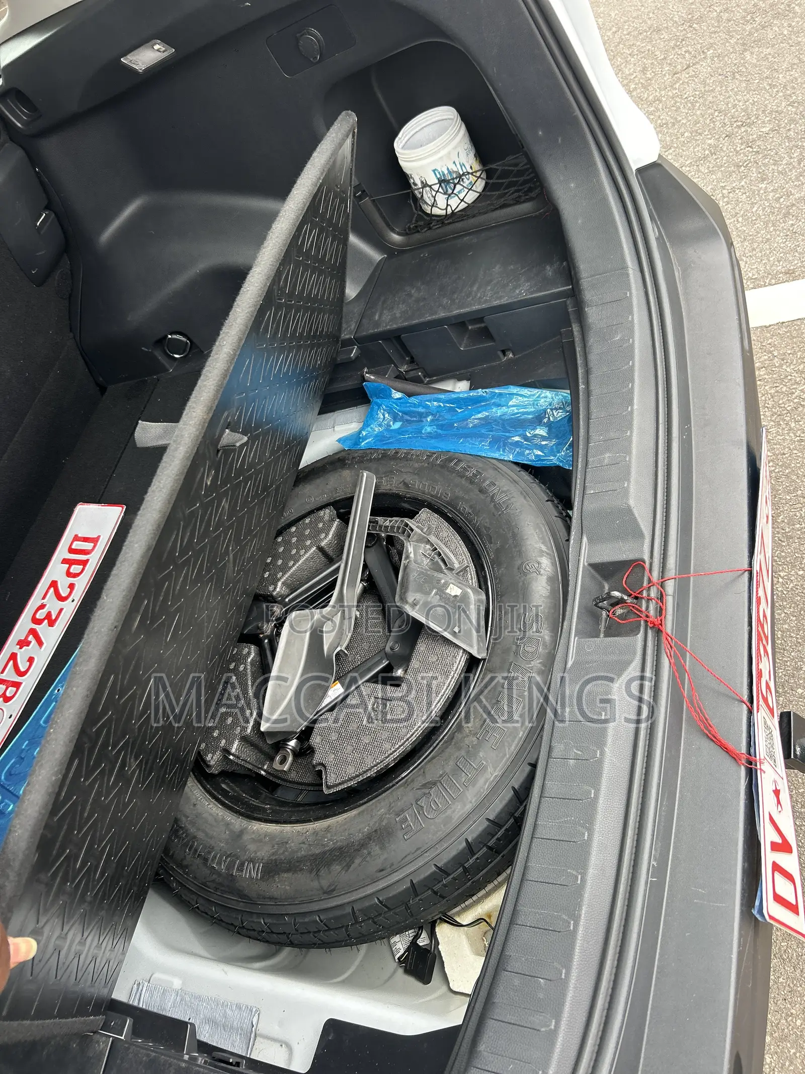 Toyota RAV4 XLE 2021 White