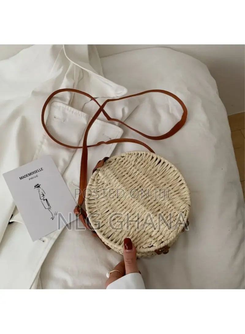 Handwoven Round Rattan Crossbody Shoulder Bag. Tvx17147