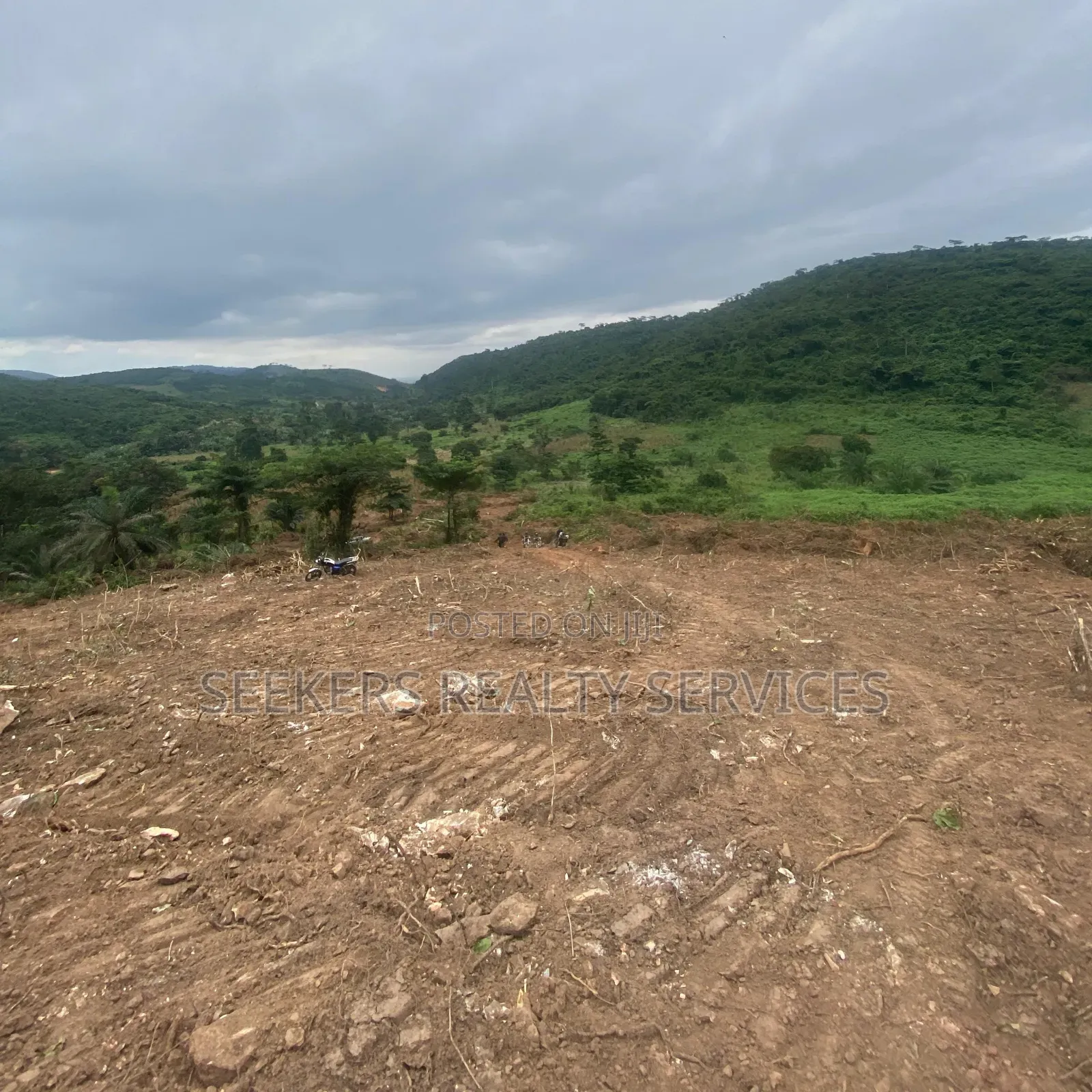  Hot Deal!Land for Sale at Aburi Obosomase