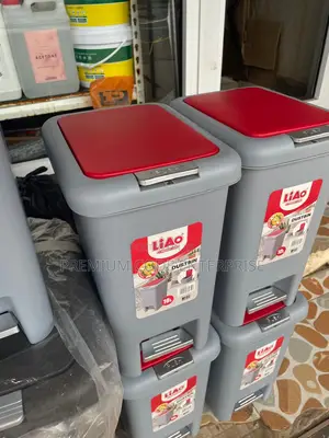 10 Liter Plastic Step-on Dustbin With Double Cover