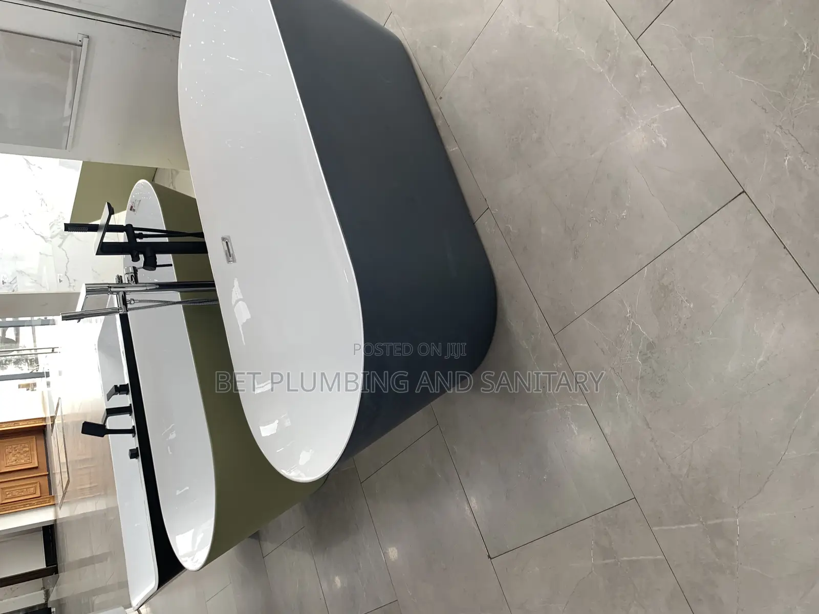 Jacuzzi Bathtub With Tap Complete_bathtub