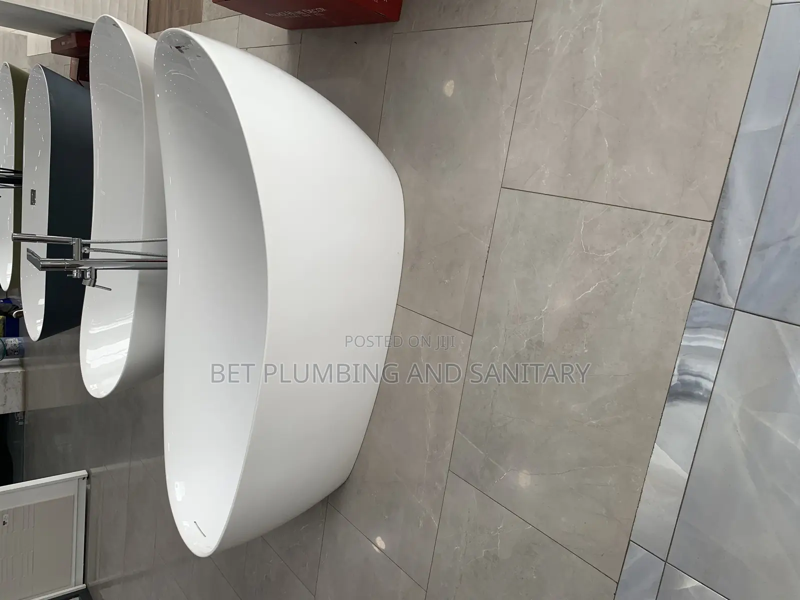 Jacuzzi Bathtub With Tap Complete(White)_aclyric Bathtub