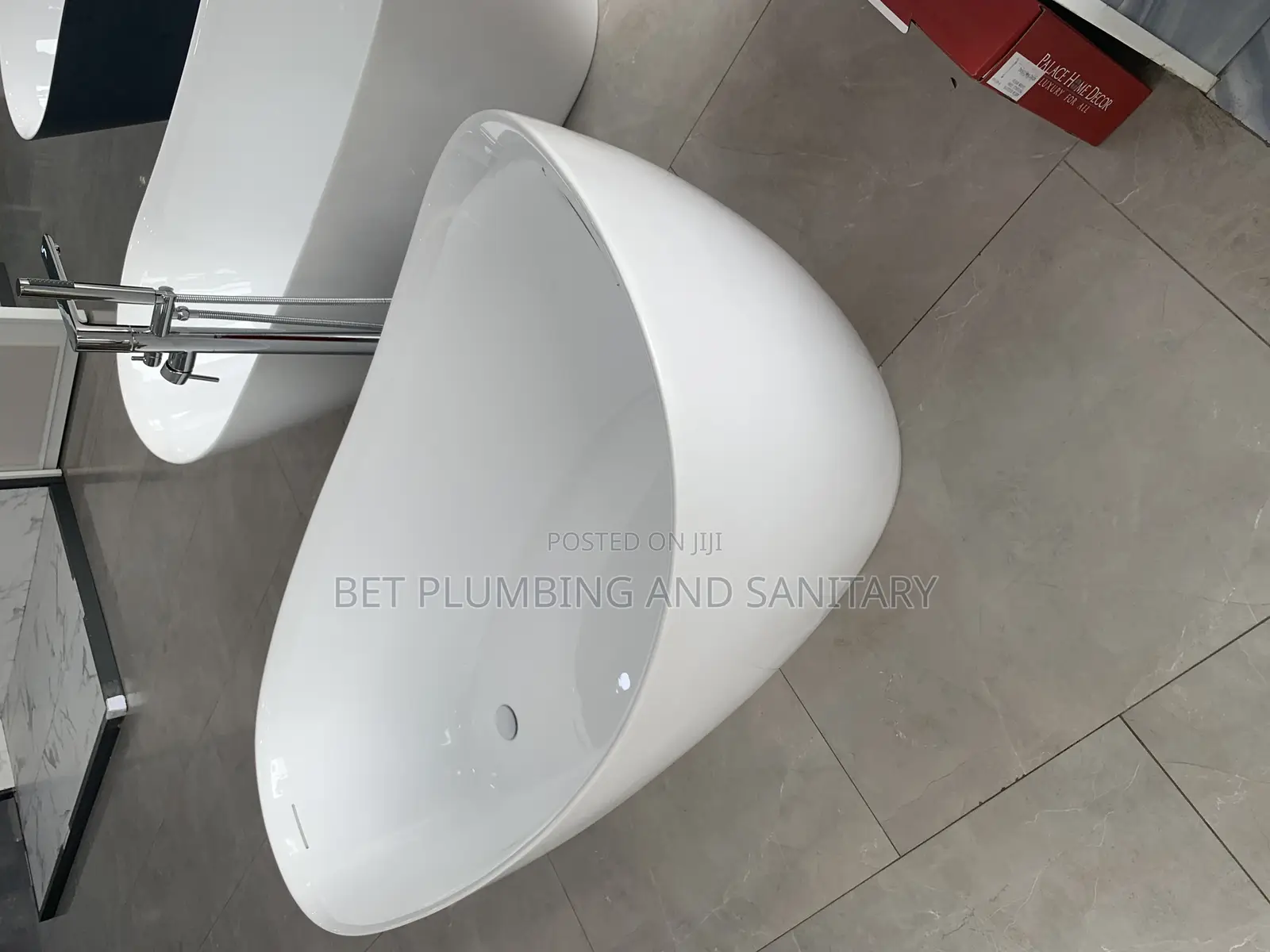 Jacuzzi Bathtub With Tap Complete(White)_aclyric Bathtub