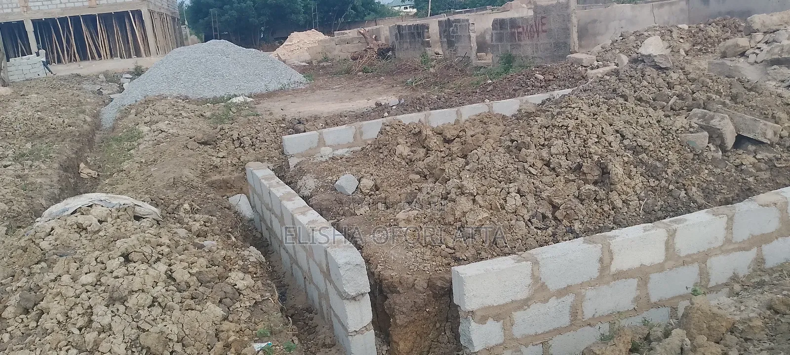 Full Plot of Land With Foundation and Washroom
