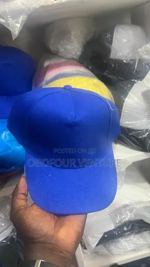 Baseball Cap With Solid Materials. Ooll