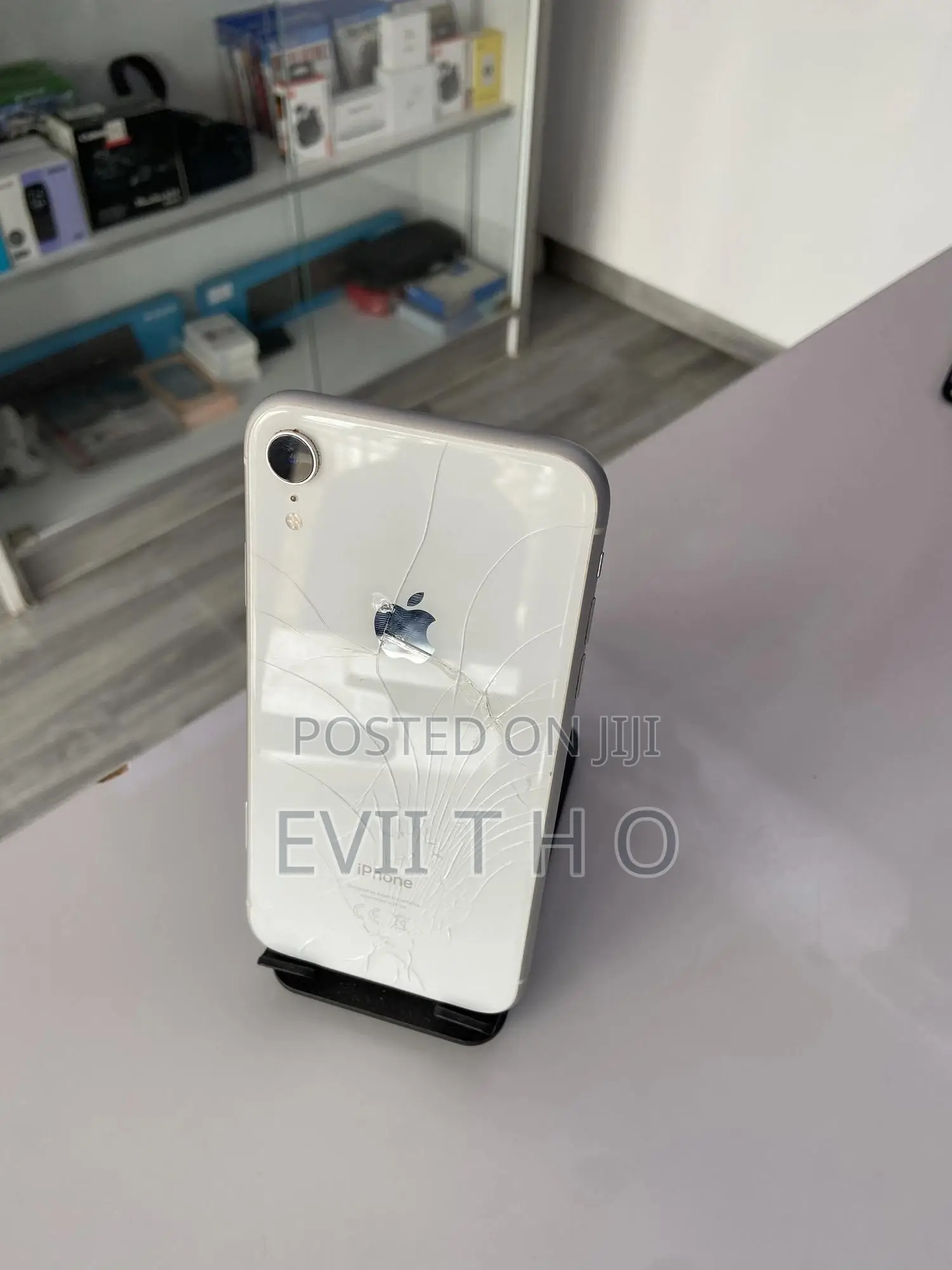 Apple iPhone XR 64 GB White