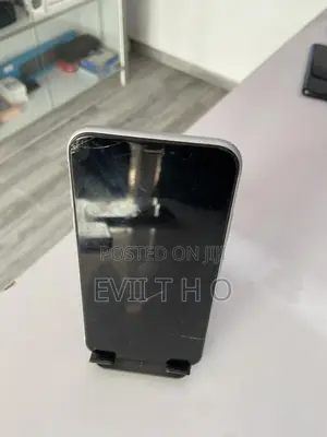 Apple iPhone XR 64 GB White
